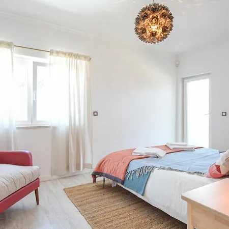Aroeira With Heated Pool By Golf Course, And Lisbon Villa *